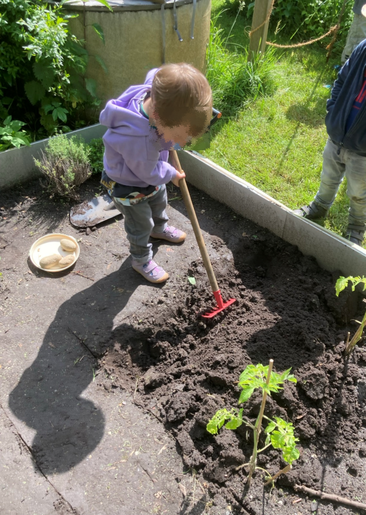 Bild vom Ausflug zur Gartenarbeitsschule
