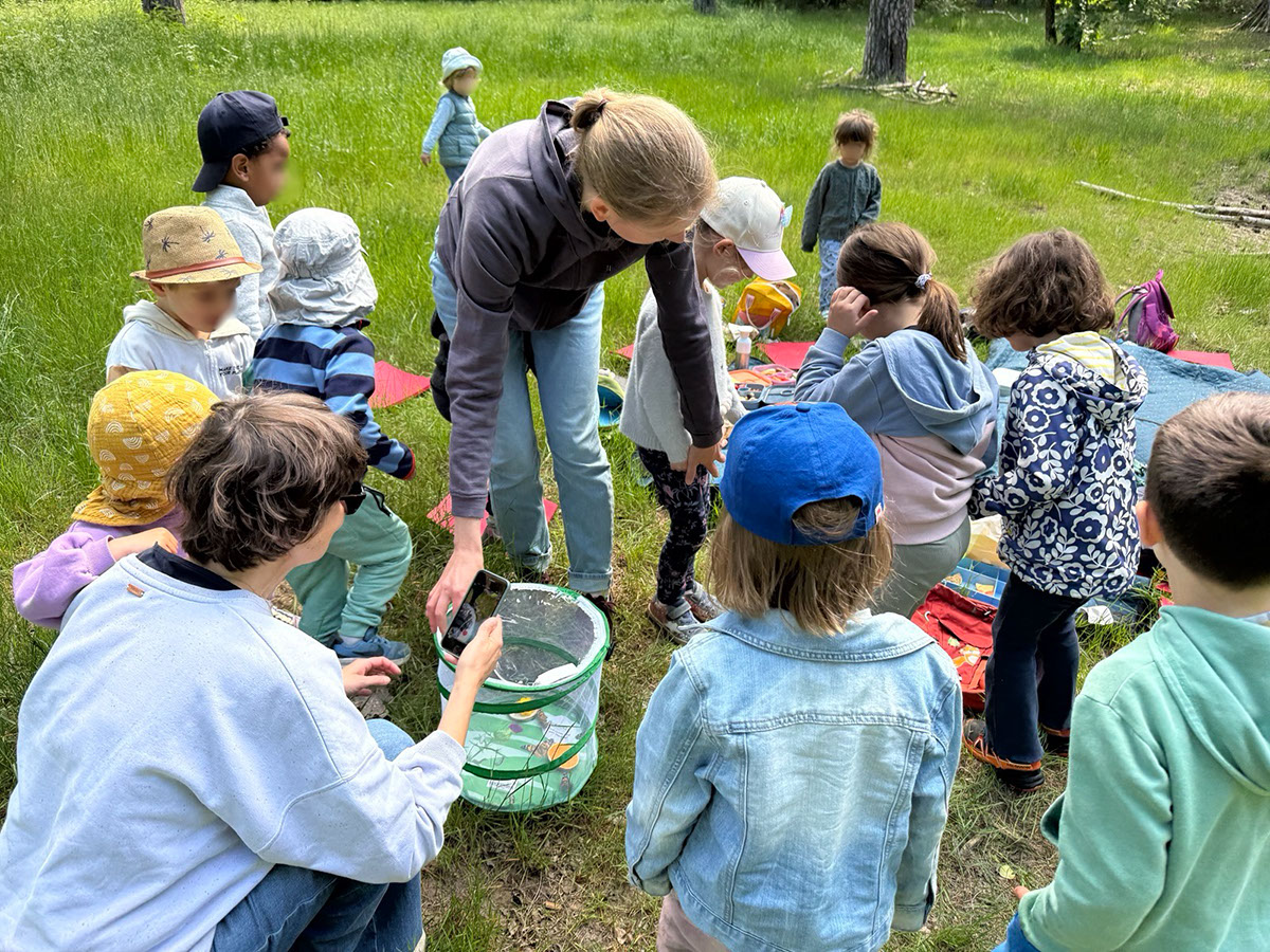 Ein Foto von der Kita-Gruppe im Garten